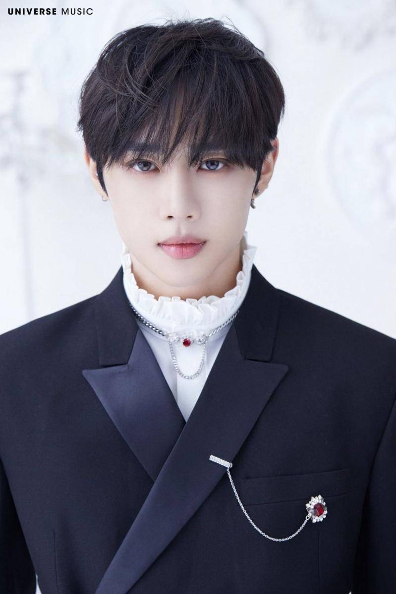 The Boyz dalam foto konsep Drink It (dok. Cre.Ker Entertainment)