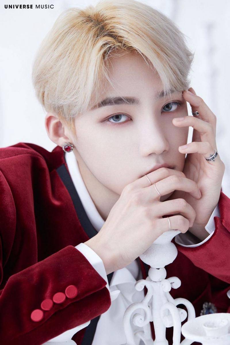 The Boyz dalam foto konsep Drink It (dok. Cre.Ker Entertainment)