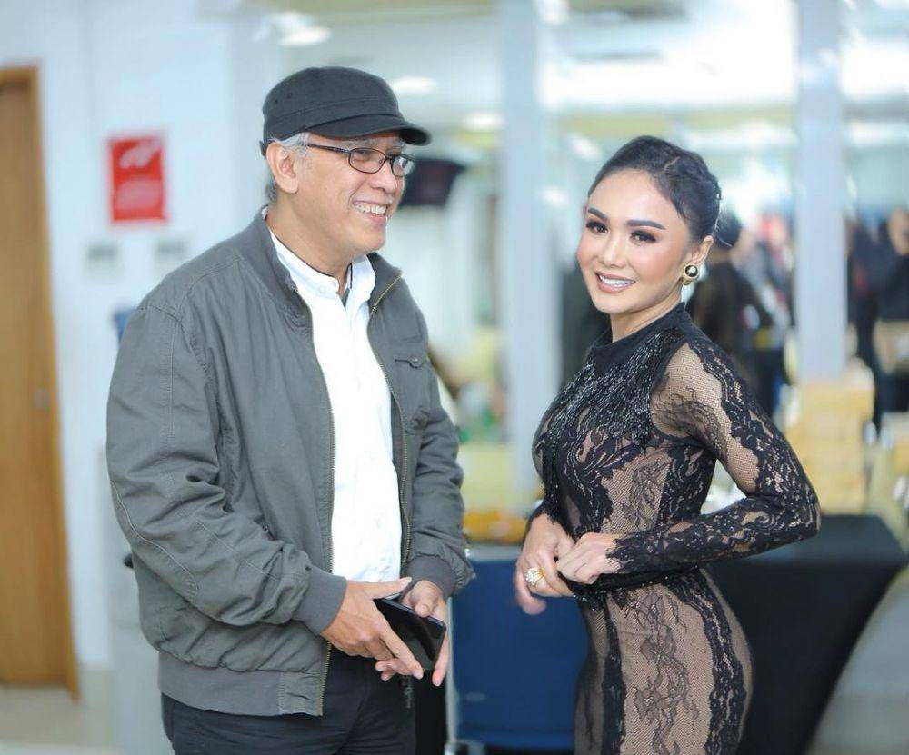 Yuni Shara dan rekan artis (instagram.com/yunishara36)