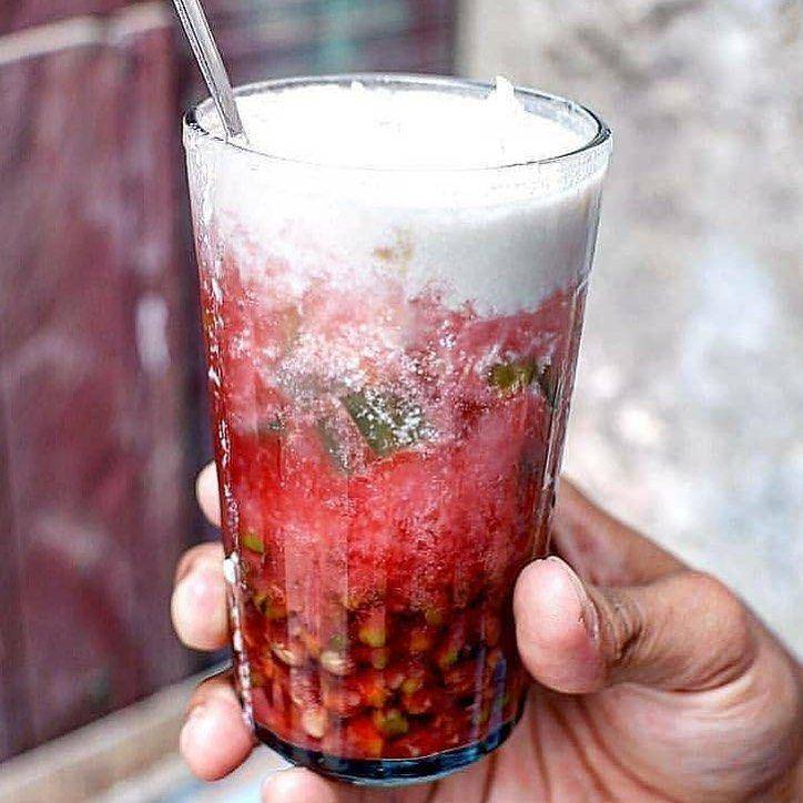 Es Lontrong Slawi (instagram.com/sebataskabar)
