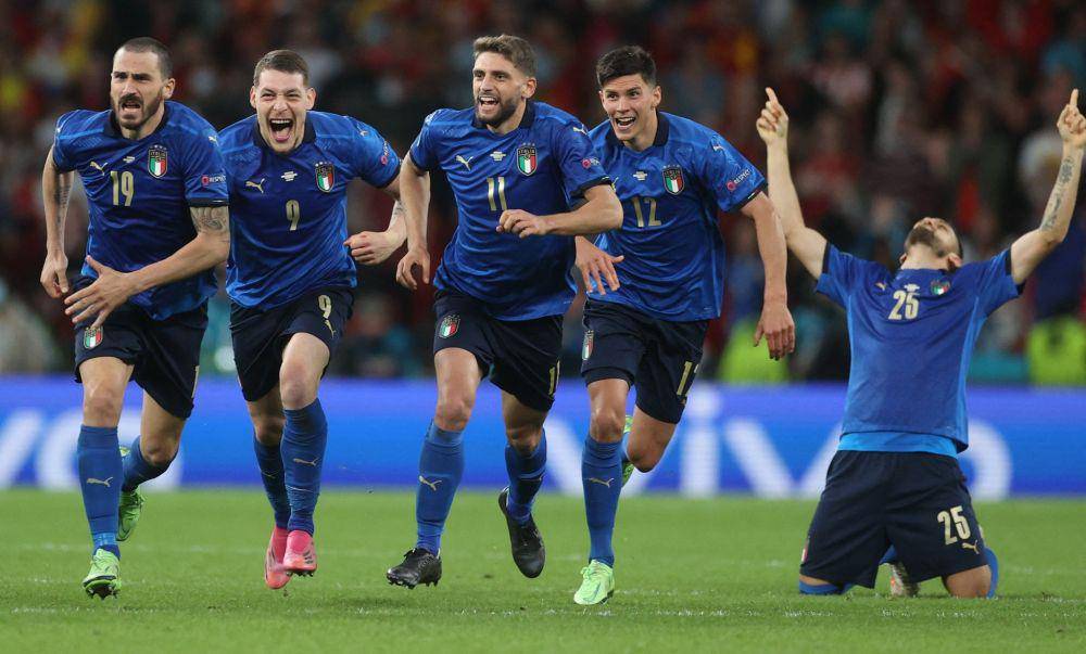 Potret pemain Italia saat berselebrasi (twitter.com/EURO2020)