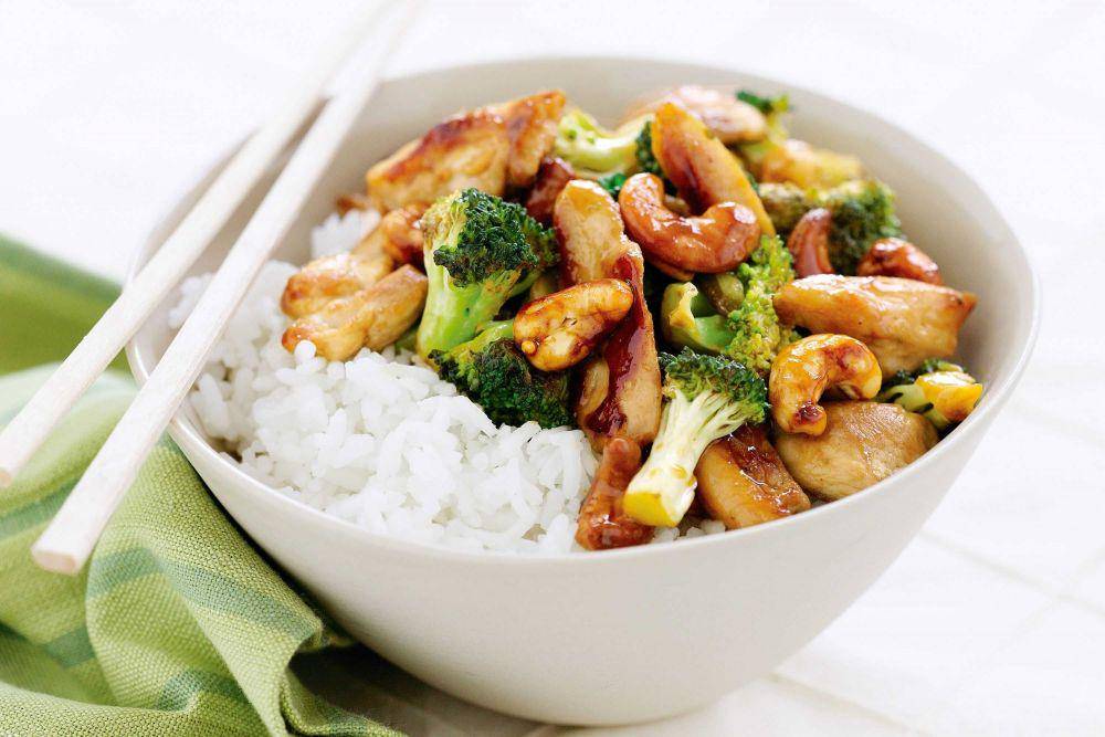 broccoli and chicken cashew (taste.com.au)