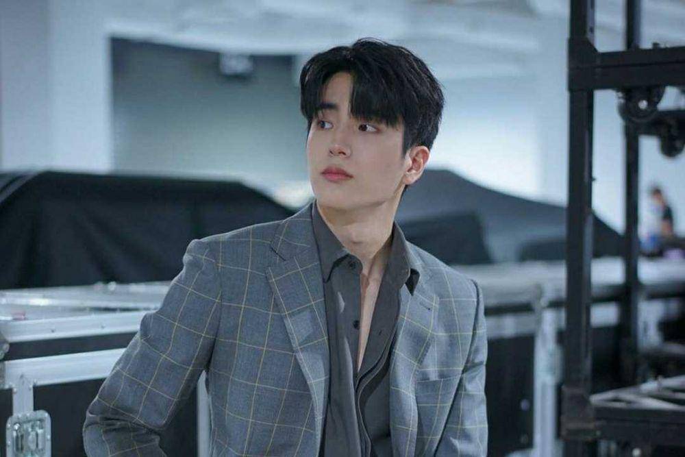 Non Chanon Santinatornkul (instagram.com/nonkul)