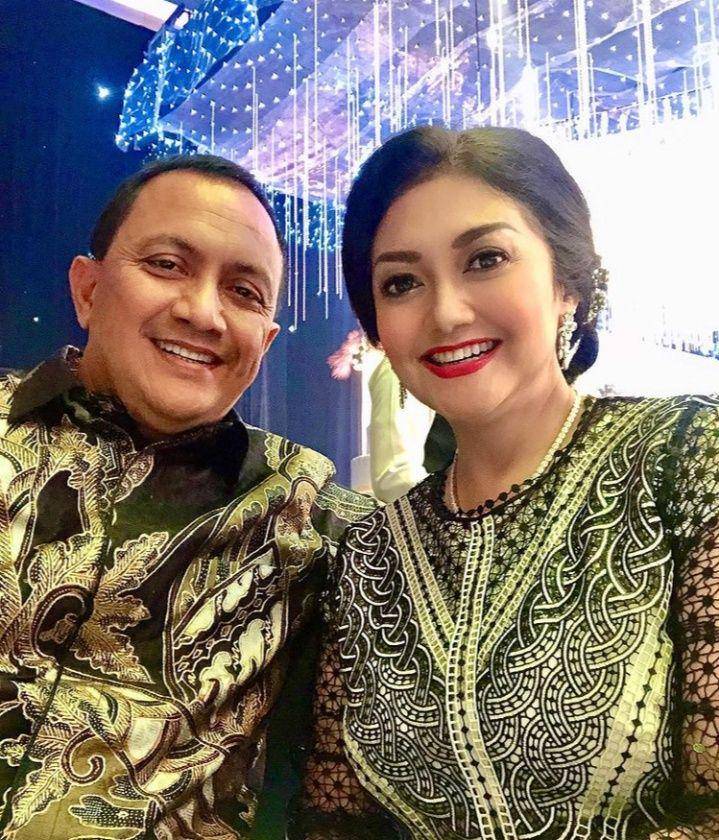 Bella Saphira dan Suami (instagram/bellasaphiraofficial)