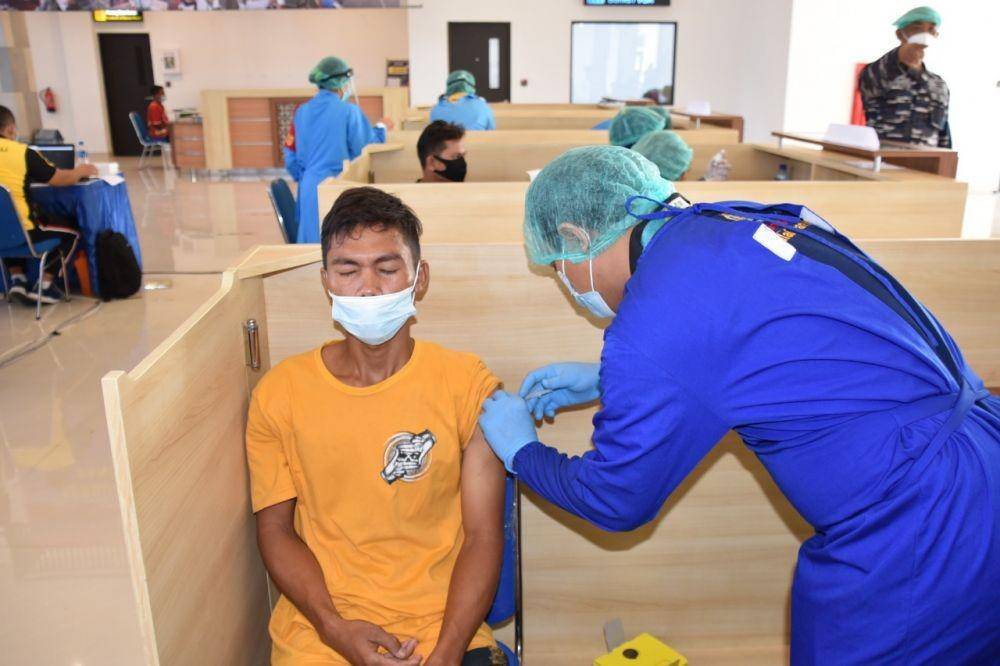 Program vaksinasi di Pelabuhan Benoa gelombang kedua (Dok.IDN Times/Lanal Denpasar)
