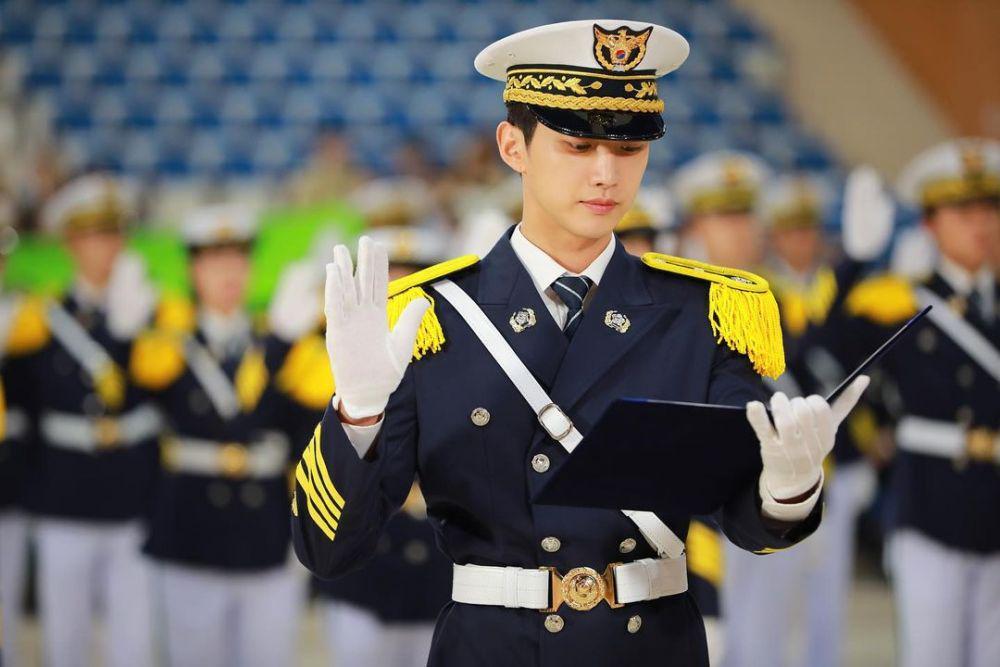 9 Fakta Peran Jinyoung B1A4 di Drama Police University