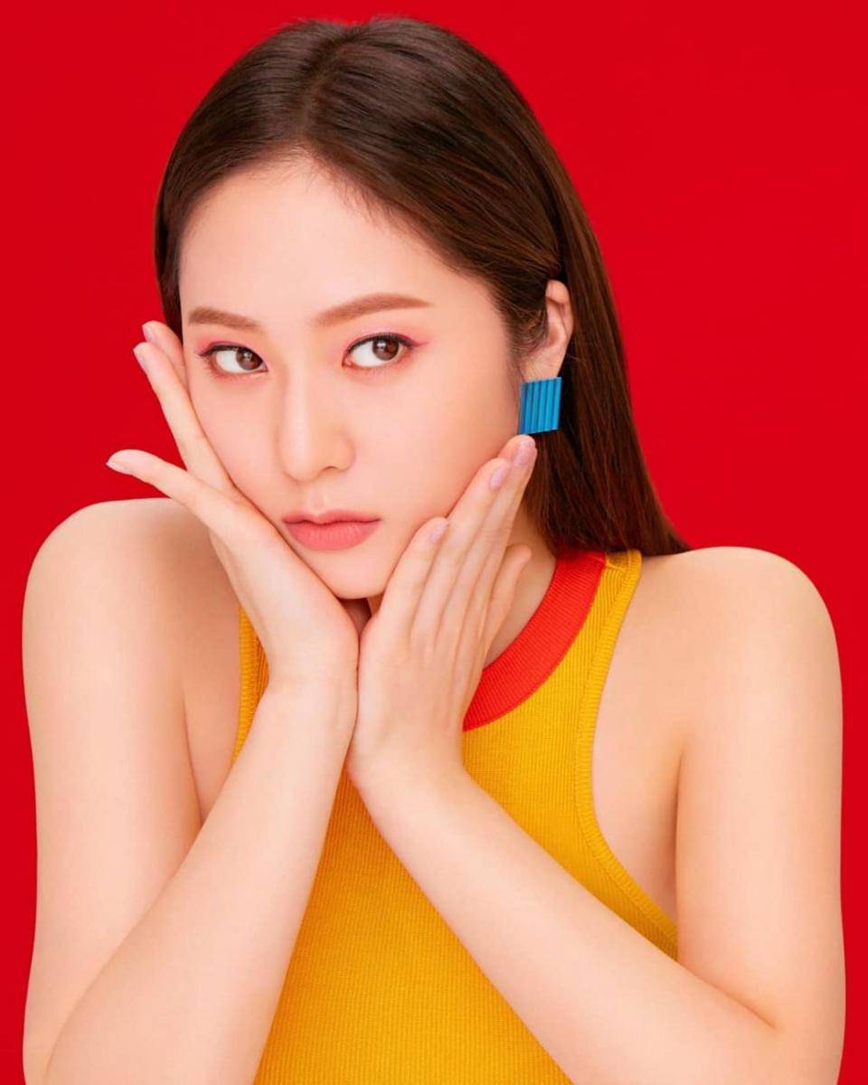 Potret close up Krystal Jung (instagram.com/krystalfx__jsj)