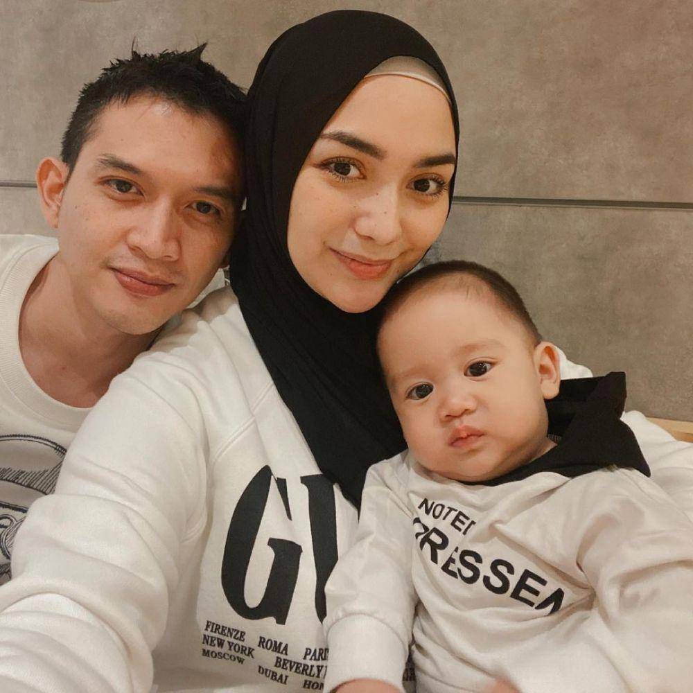 keluarga kecil Citra Kirana selfie. (instagram.com/citraciki)