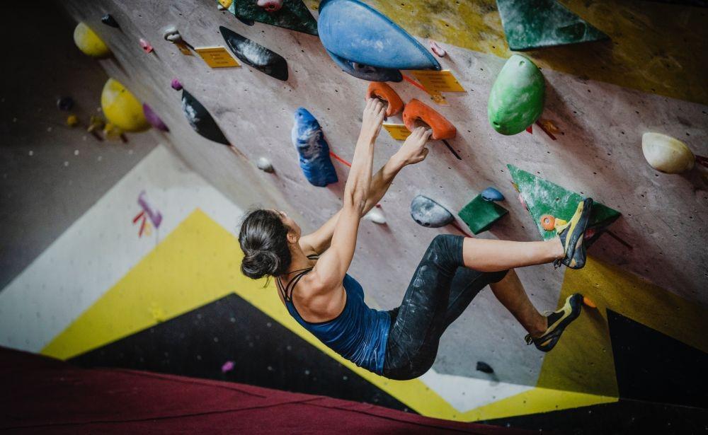 Suka Wall Climbing? Ini 7 Manfaat Kesehatannya