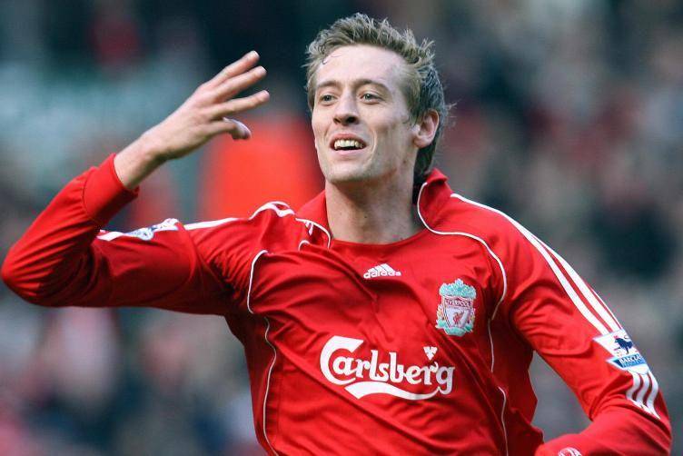 Peter Crouch merayakan hattrick ke gawang Arsenal (premierleague.com)