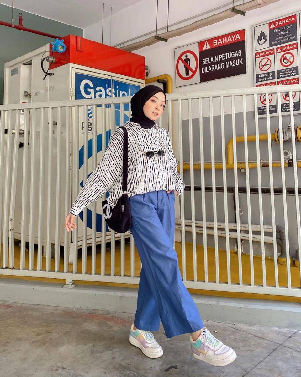 Padu padan bawahan denim pants ala Meirani Amalia (instagram.com/meiraniap)