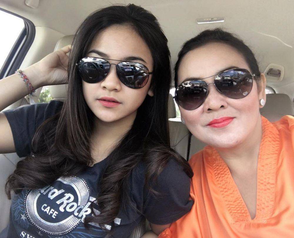 Kenangan Mahalini dan mamanya (instagram.com/seriniraharjaa/)