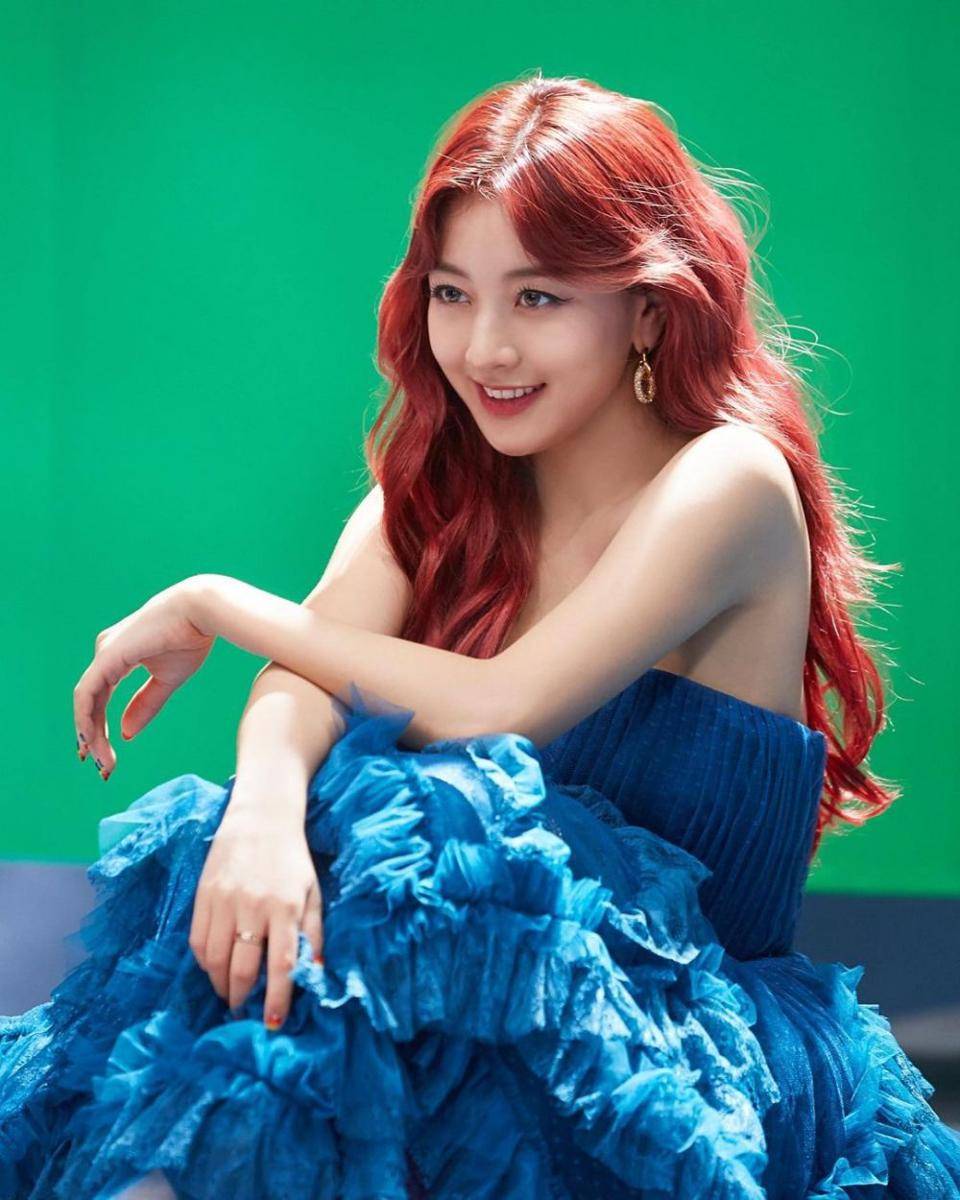 Jihyo TWICE (instagram.com/jypjihyo)