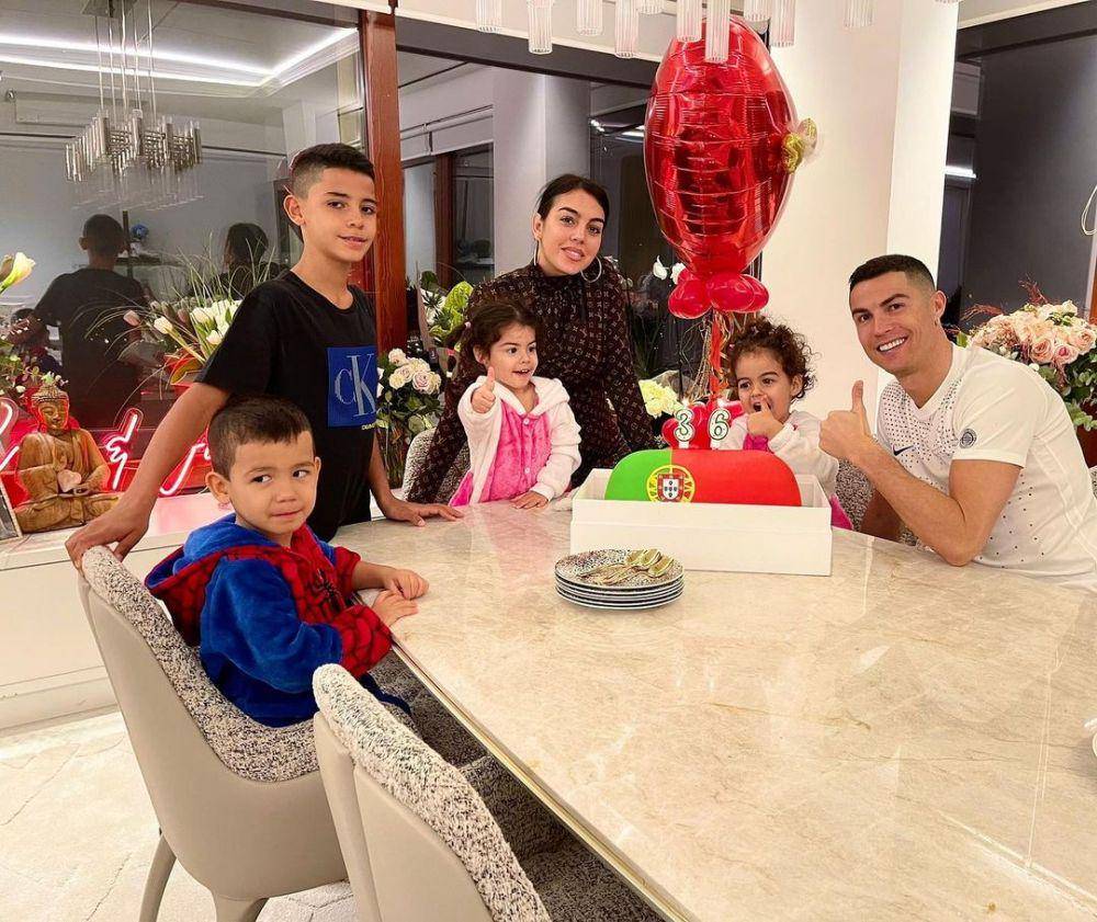 Cristiano Ronaldo (instagram.com/cristiano)