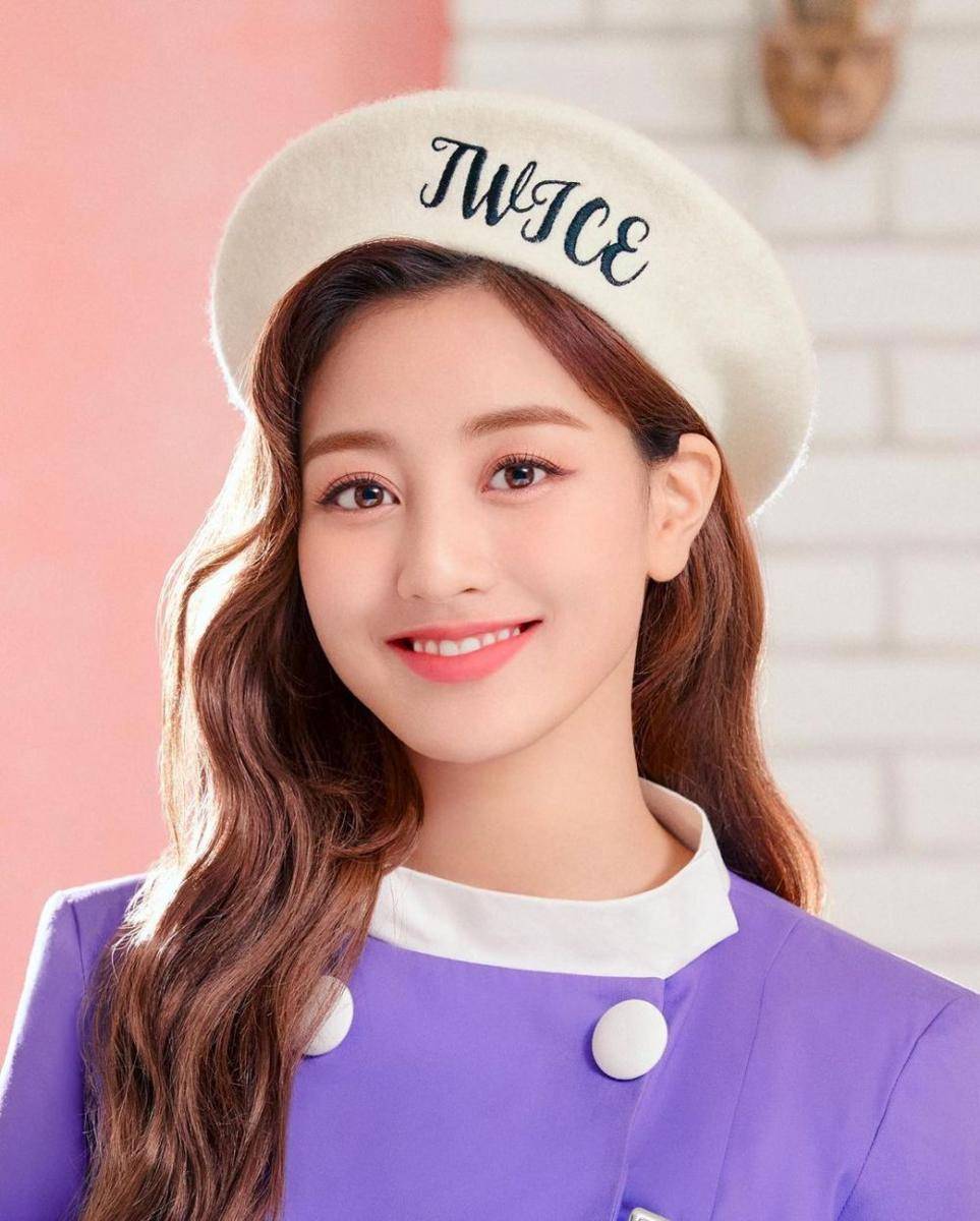 Jihyo TWICE (instagram.com/jypjihyo)