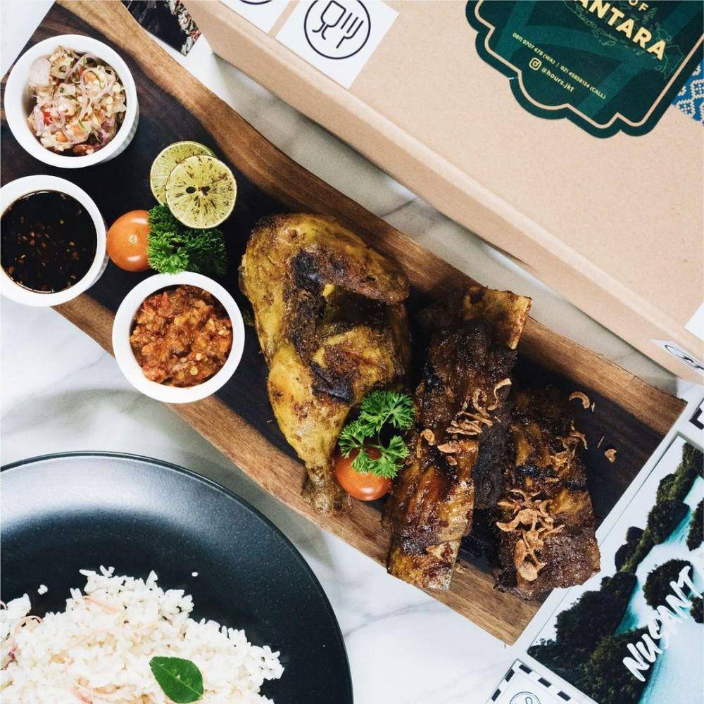menu lunch hours cafe (Instagram.com/hours.jkt)