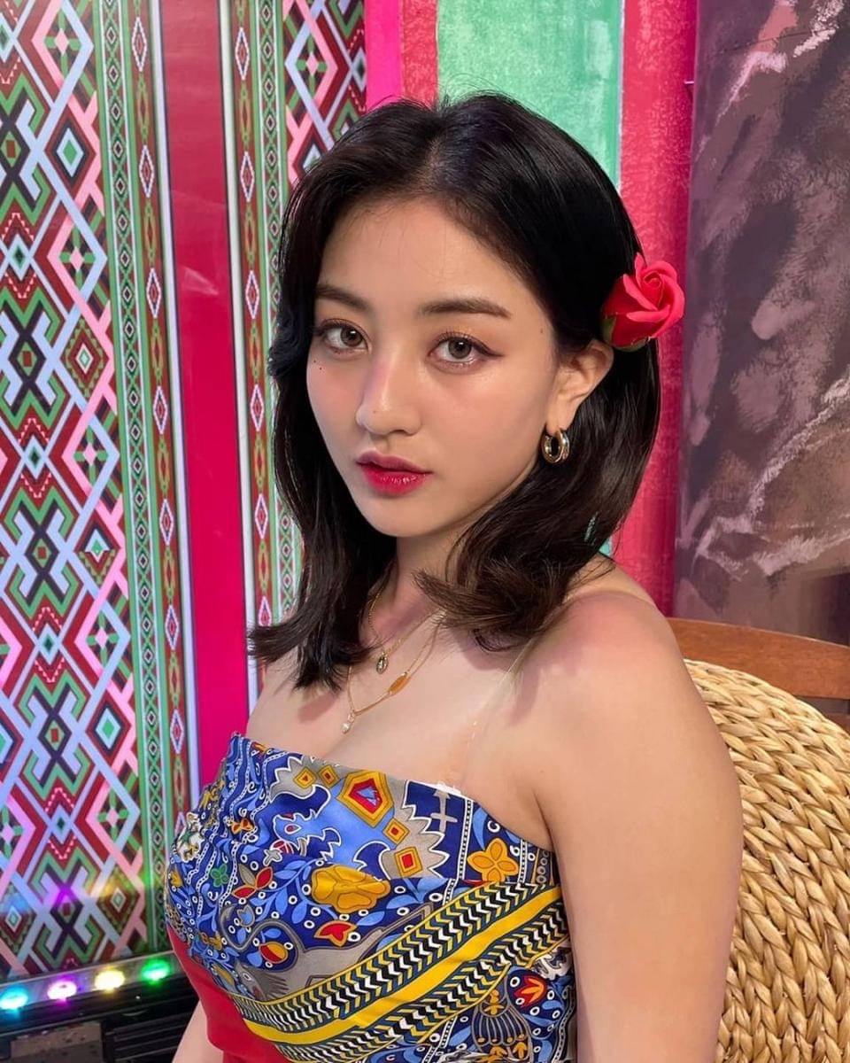 Jihyo TWICE (instagram.com/twicetagram)