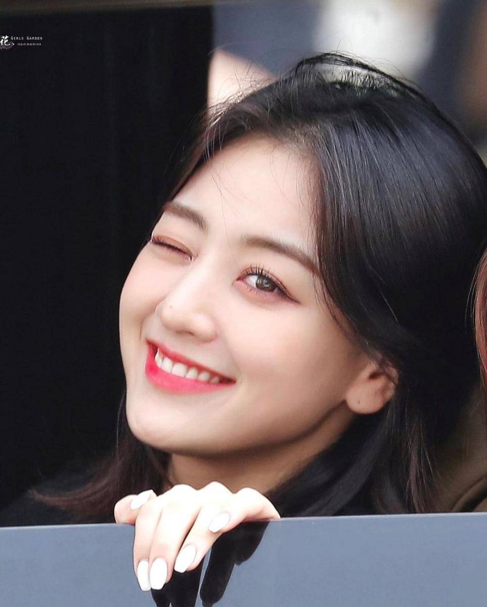 Jihyo TWICE (instagram.com/jypjihyo)
