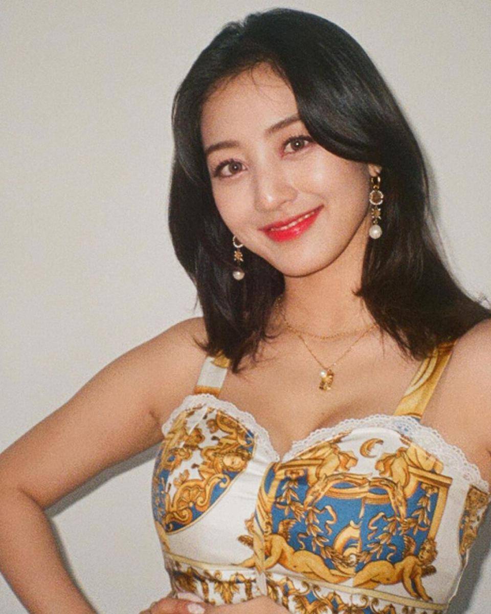 Jihyo TWICE (instagram.com/jypjihyo)