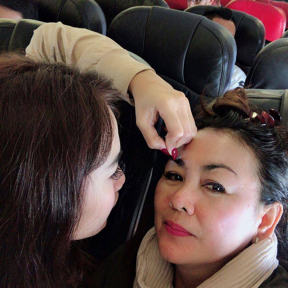 Kenangan Mahalini dan mamanya (instagram.com/seriniraharjaa/)