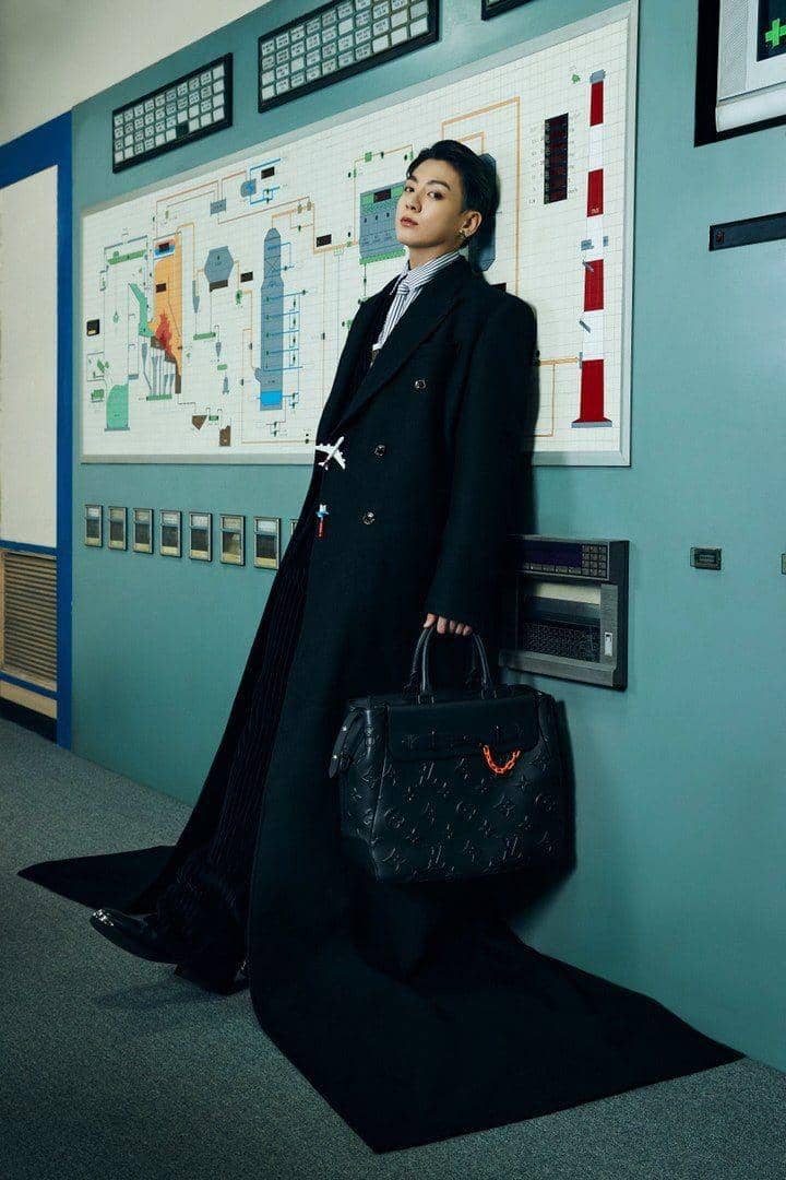 Jungkook BTS untuk Louis Vuitton (twitter.com/BTSupdate_7)