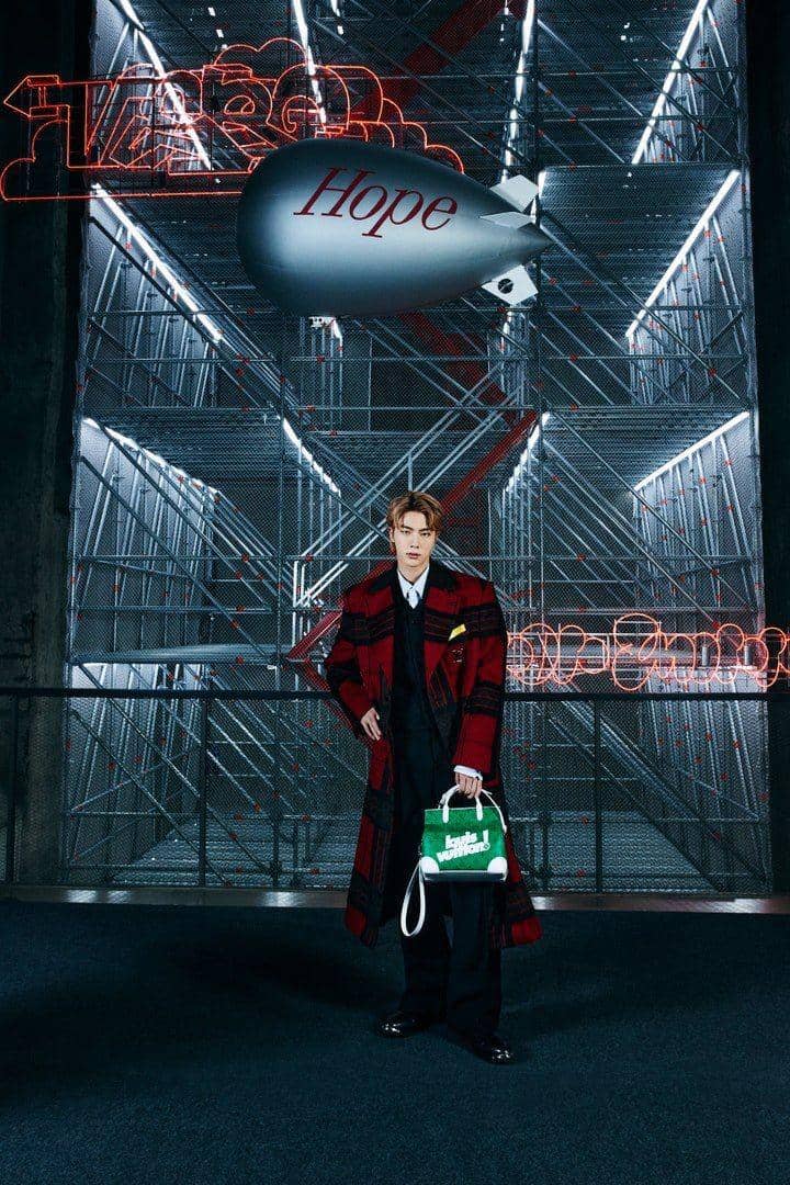 Jin BTS untuk Louis Vuitton (twitter.com/BTSupdate_7)