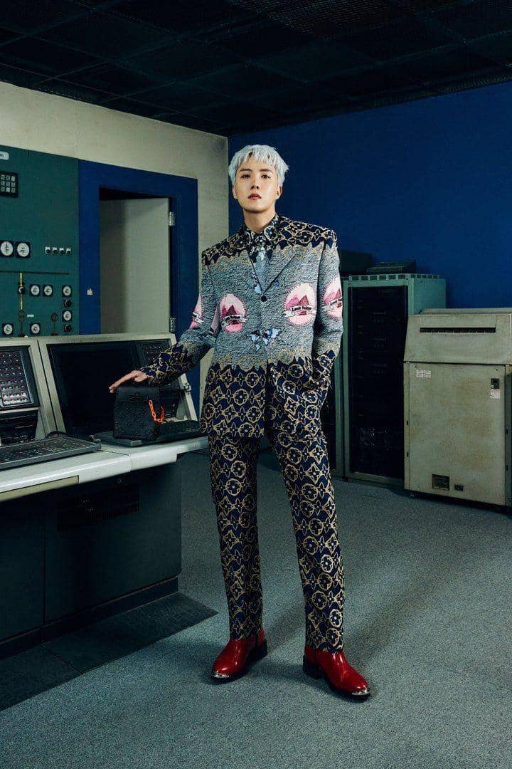 J-Hope BTS untuk Louis Vuitton (twitter.com/BTSupdate_7)