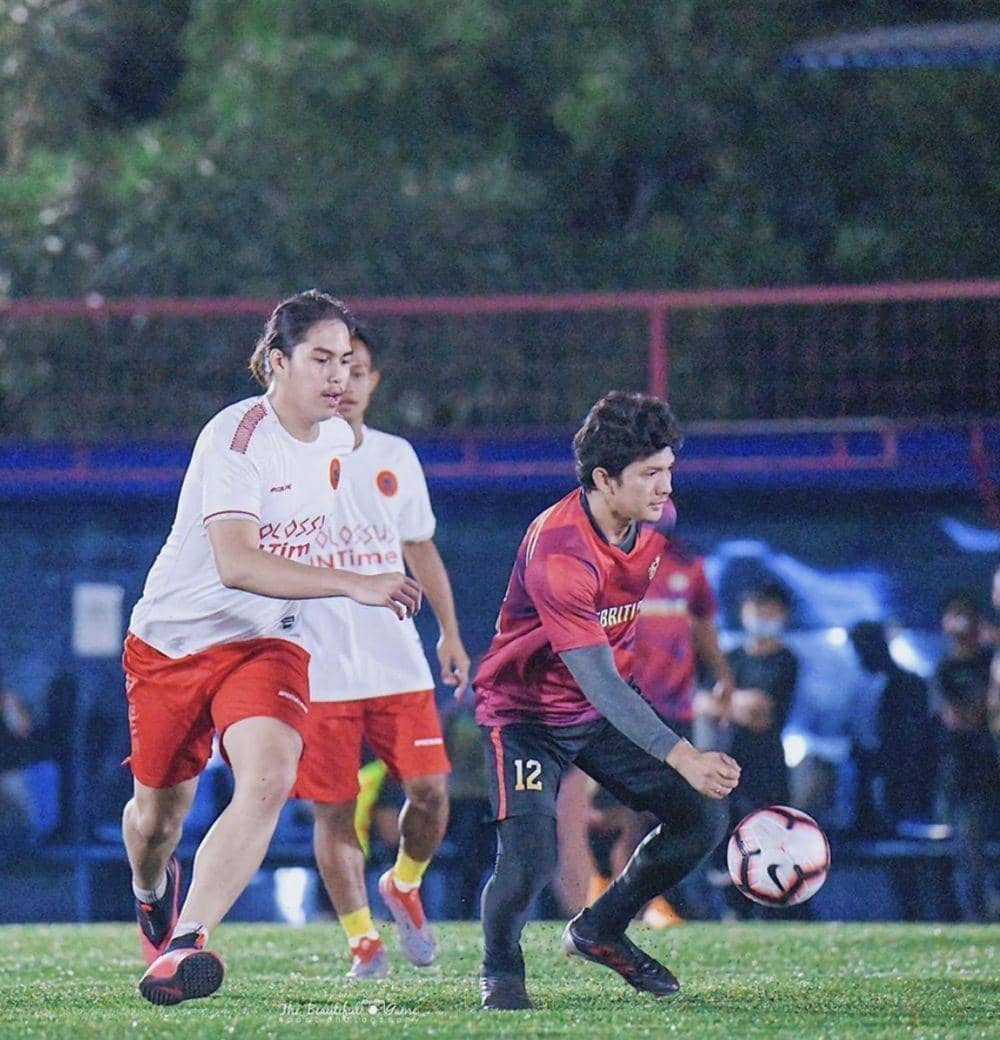 potret El Rumi bermain sepak bola (instagram.com/elelrumi)