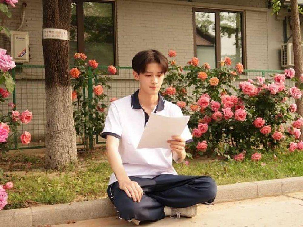 Chen He Yi (instagram.com/chenheyi_1012)