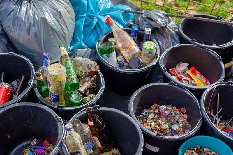 Pemisahan sampah berdasarkan kategori (Unsplash.com/Jasmin Sessler)