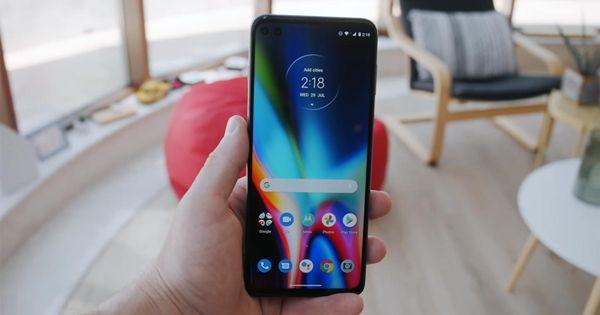 5 Produk Smartphone Motorola yang Dibekali Dual Kamera Selfie