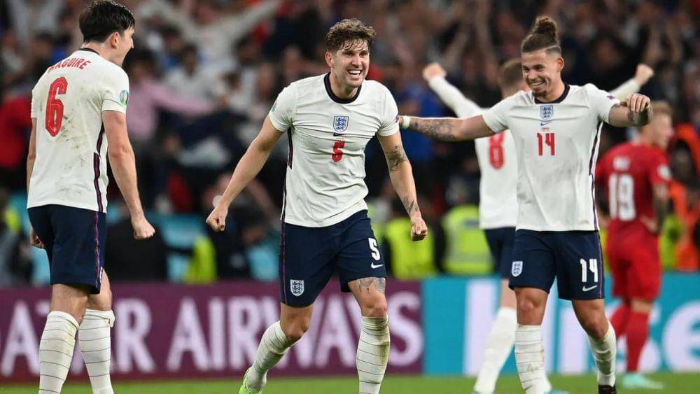 Para pemain bertahan Inggris tampil solid di Piala Eropa 2020. (theaustralian.com.au)