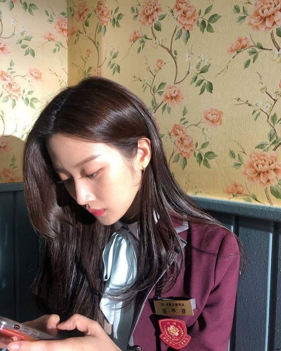 Moon Ga Young (instagram.com/m_kayoung)