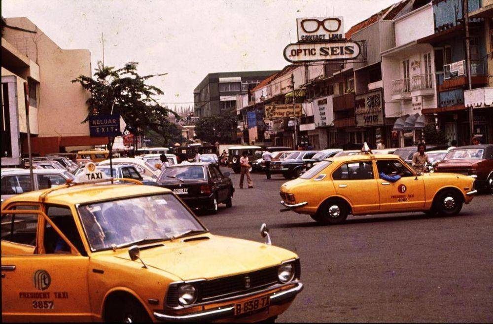 Toyota Corolla president taxi (pinterest)