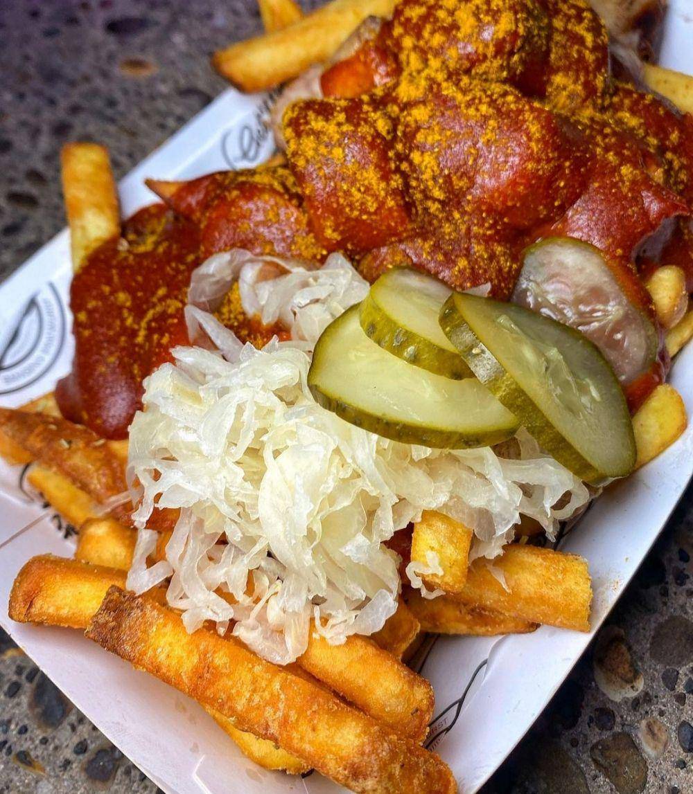 currywurst (Instagram.com/omega.eats)