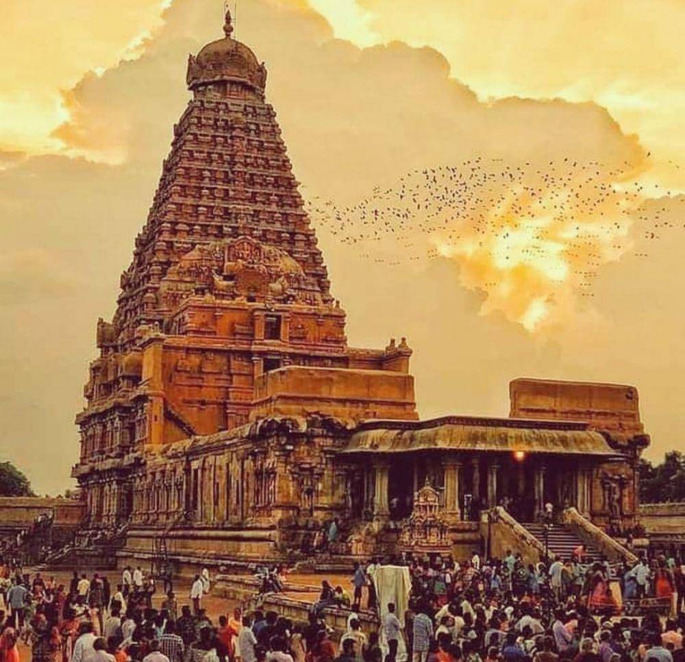 Kuil Brihadeshwara (Instagram.com/sudarcholantours)
