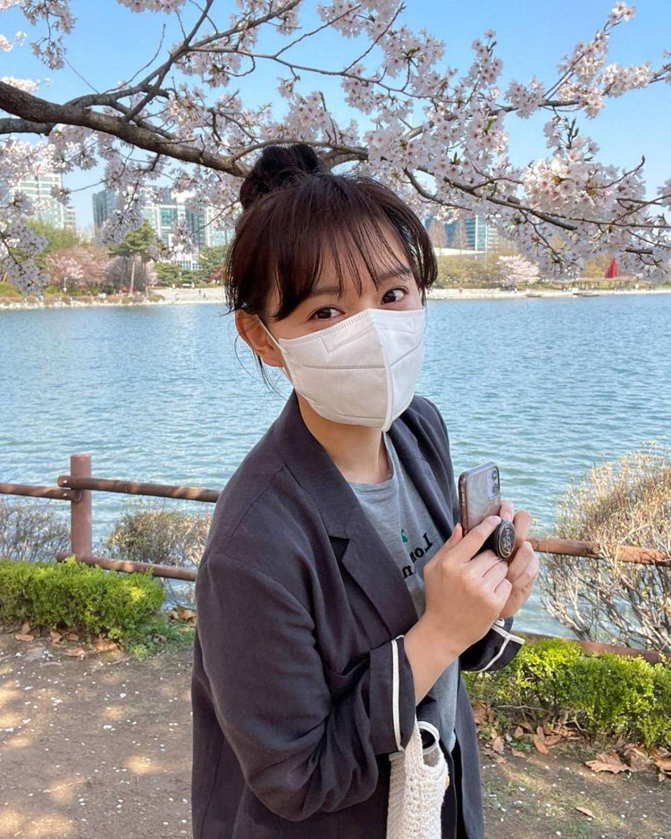 Kim Ji Won (instagram.com/geewonii_pr_crew)
