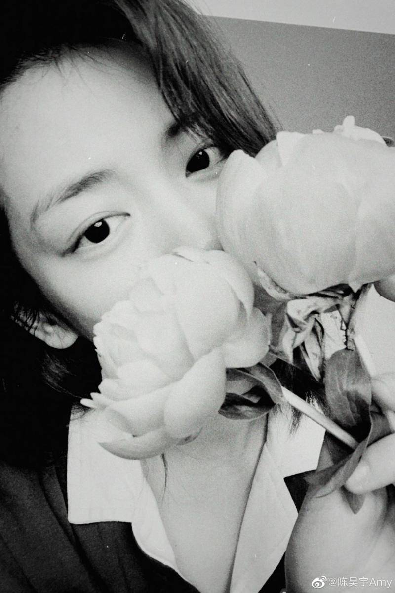 Amy Chen (weibo.com/p/1005051006421732)