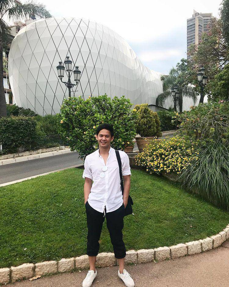 Gaya busana Andi Arsyil (instagram.com/andiarsyil)