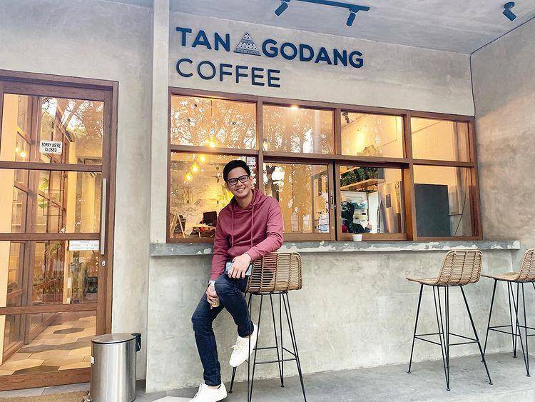 Gaya busana Andi Arsyil (instagram.com/andiarsyil)