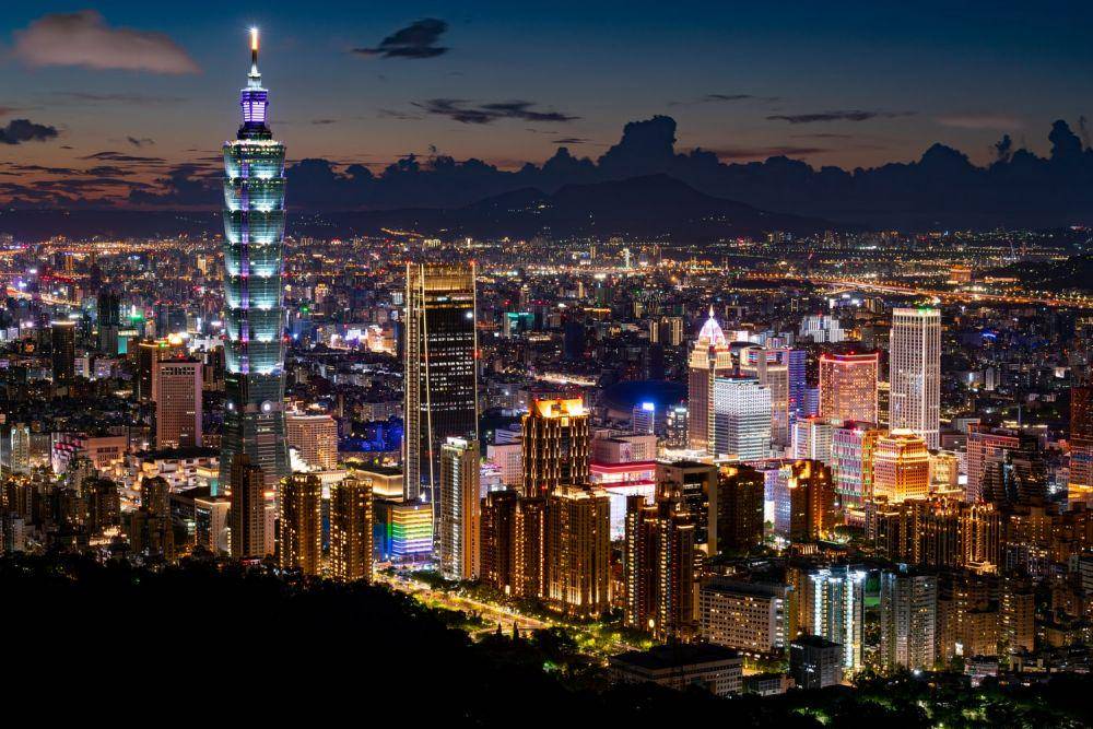 Taipei adalah salah satu kota megah di Taiwan. (unsplash.com/Timo Volz)
