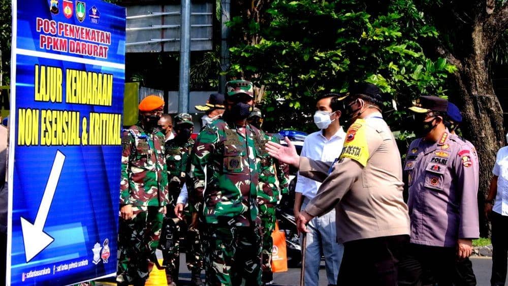 Panglima TNI &Kapolri tinjau penyekatan di Solo. Dok/Humas Pemkot Solo