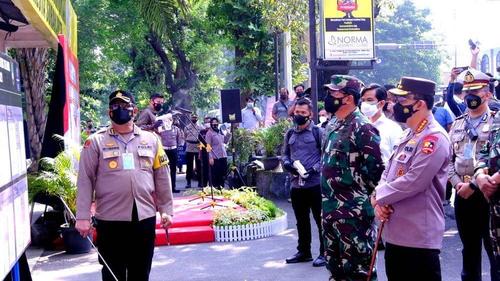 Panglima TNI &Kapolri tinjau penyekatan di Solo. Dok/Humas Pemkot Solo