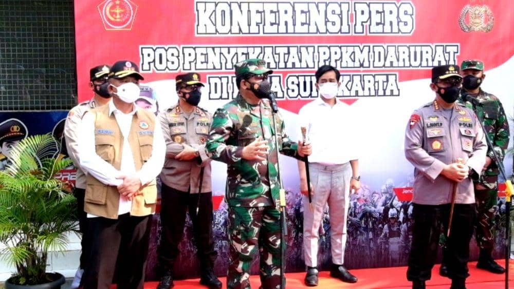 Panglima TNI &Kapolri tinjau penyekatan di Solo. Dok/Humas Pemkot Solo