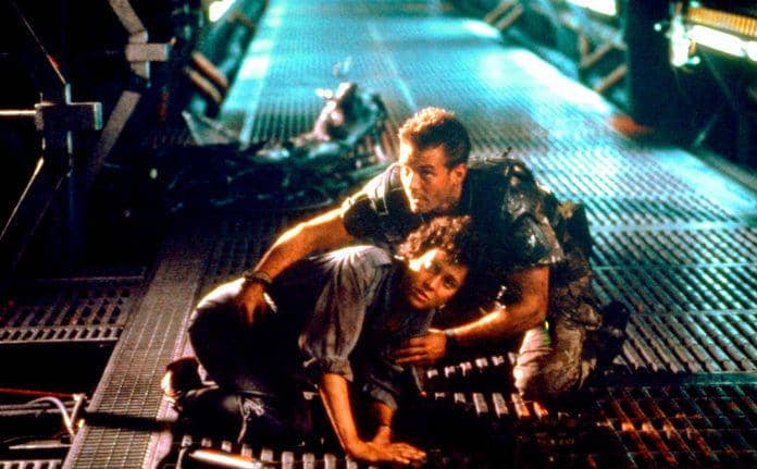Ellen Ripley dan Dwayne Hicks, Aliens (20thcenturystudios.com)