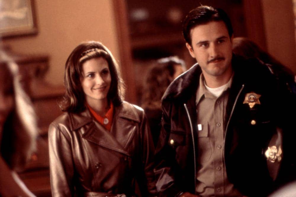 Gale Weathers dan Dewey Riley, Scream (miramax.com)