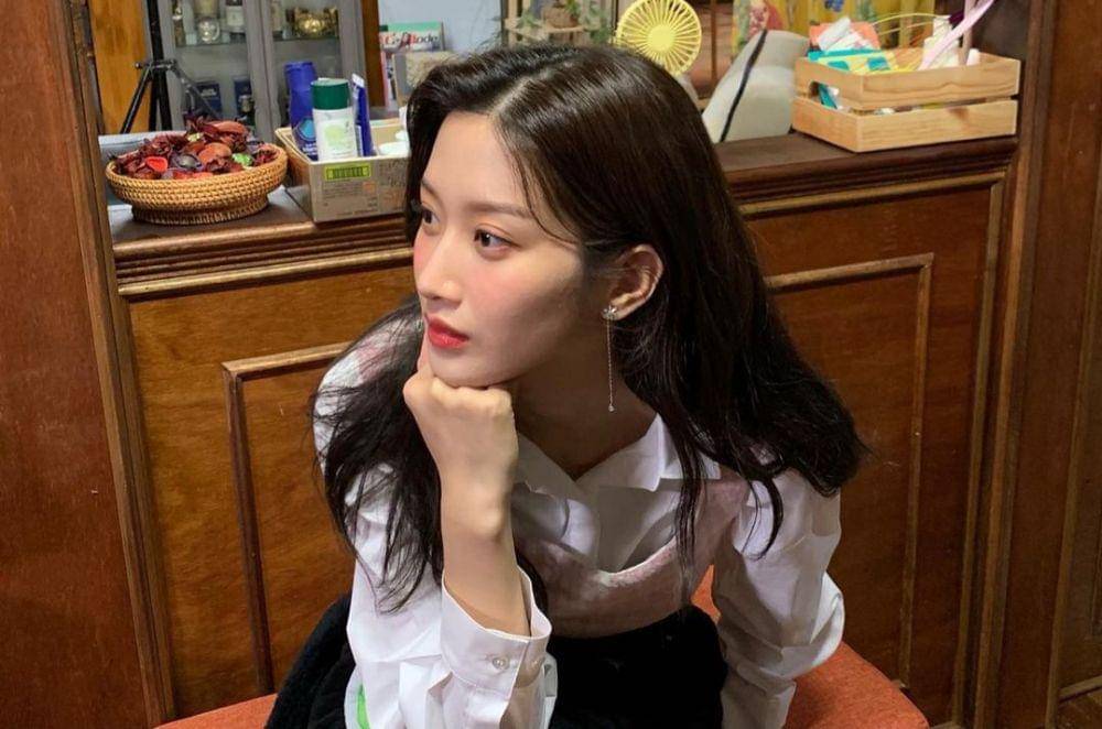 Moon Ga Young (instagram.com/m_kayoung)