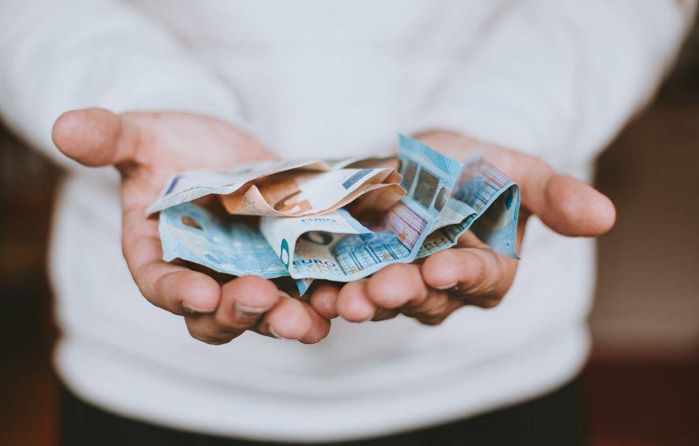 Biaya hidup yang kamu keluarkan akan jauh lebih hemat. (unsplash.com/Christian Dubovan)