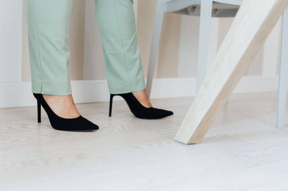 ilustrasi sepatu hak tinggi (pexels.com/Karolina Grabowska)