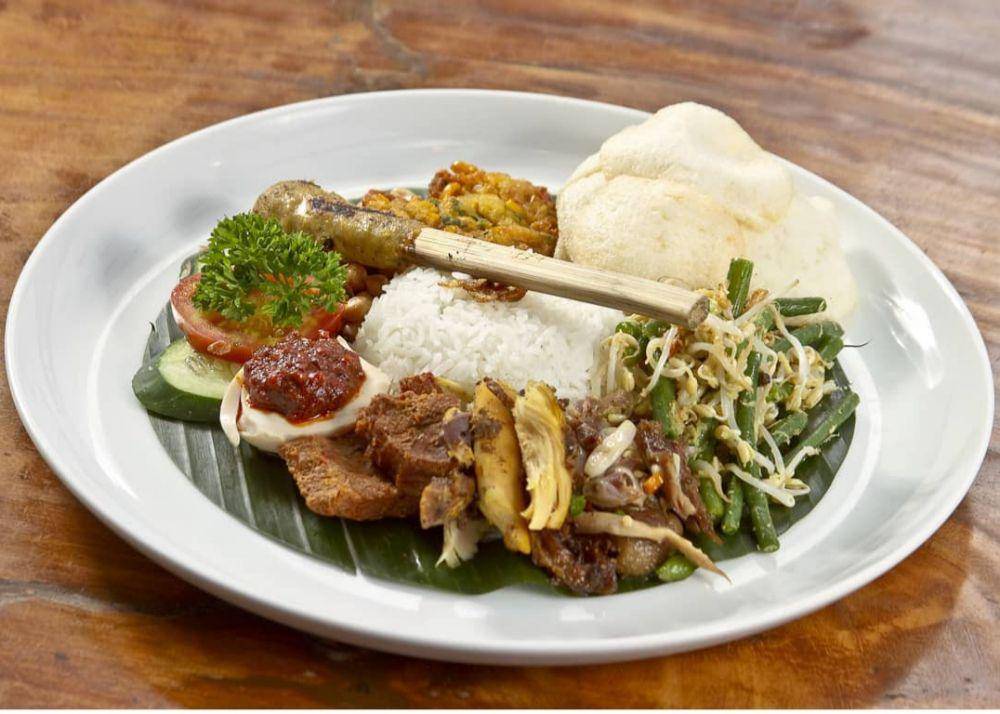 Nasi campur khas Bali (instagram.com/yukmakan.channel)